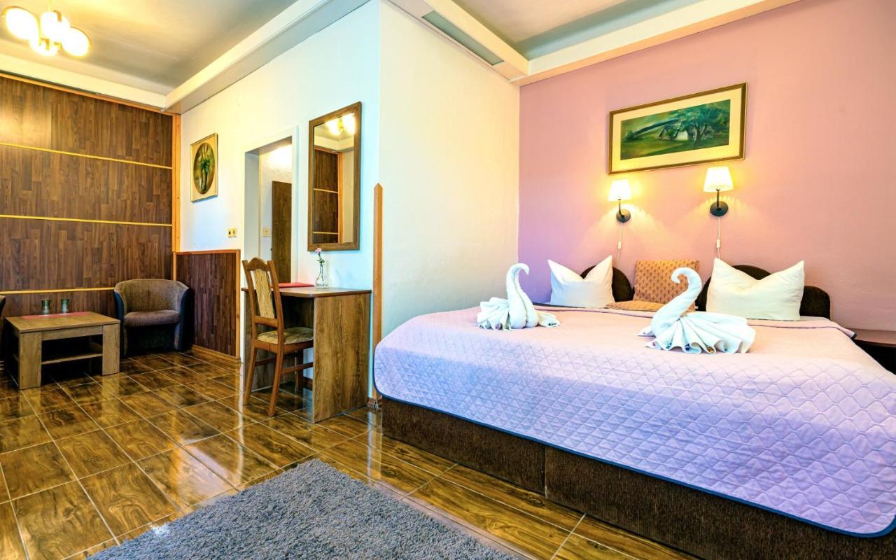 Hotel Dzban Jindrichov Kültér fotó